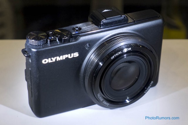 20101230-olympus-booth-pdn-photo-expo-1